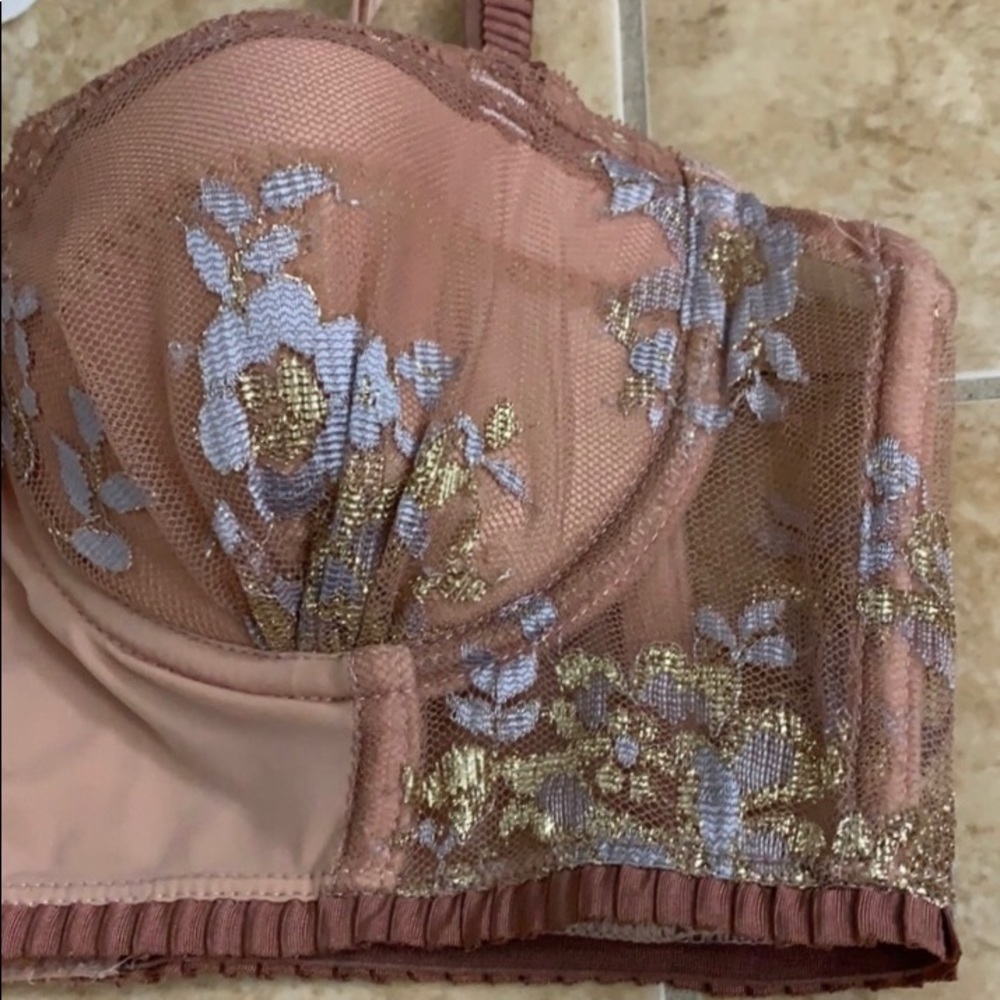 Spectacular balconette bra 34B - Picture 2 of 3